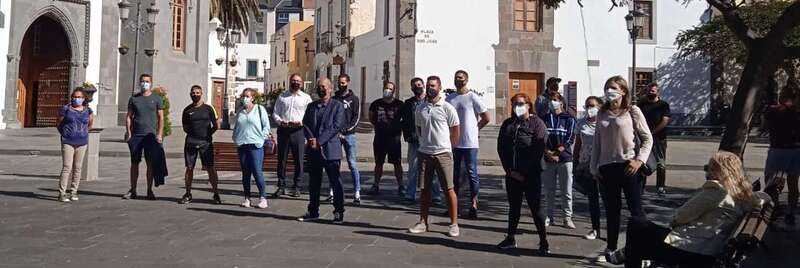 Concentración de los trabajadores en la plaza de San Juan, esta tarde/TA.Segunda